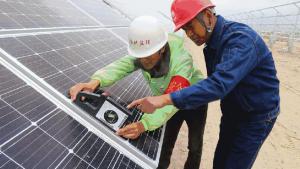魯能海西州700MW風光熱儲多能互補工程首批機組并網發(fā)電